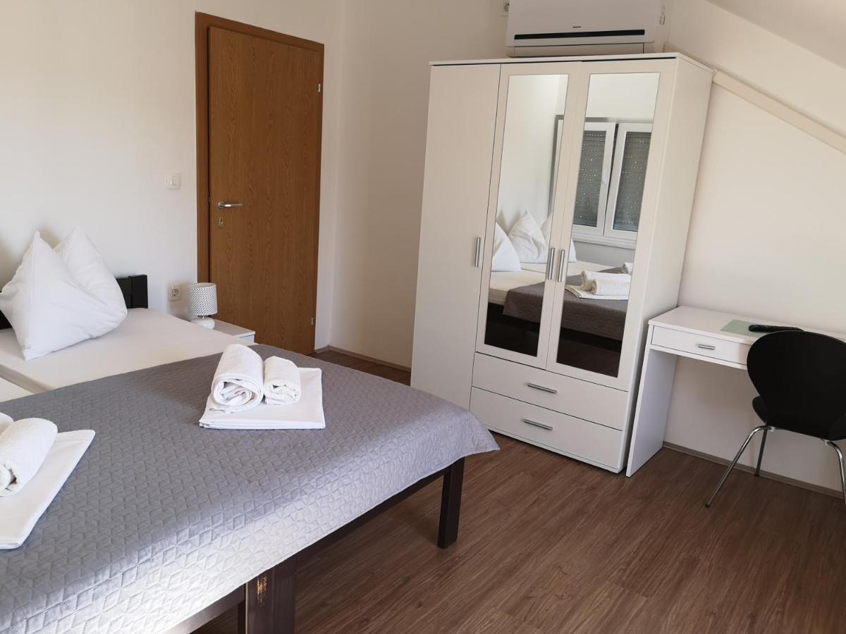 Dva Dukata Bed & Breakfast Biograd Na Moru Ruang foto